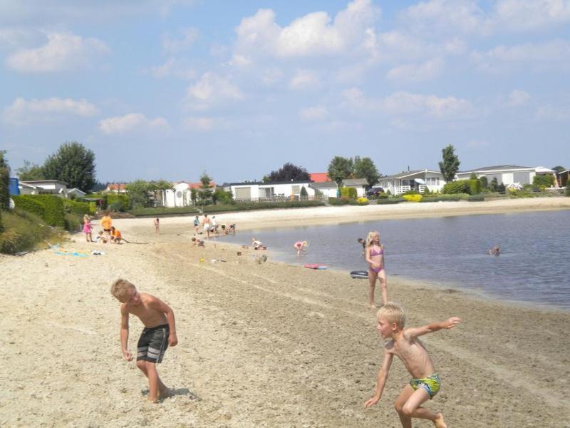 Stacaravan Huren In Het Hart Van Bosrijk Drenthe Op Recreatiepark De Tien Heugten Schoonloo Buitenkant foto